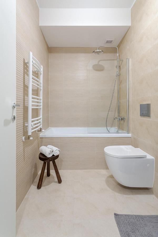 Il Lago - Azur - Cozy Luxurious Smart Home By The Lake Voluntari 外观 照片