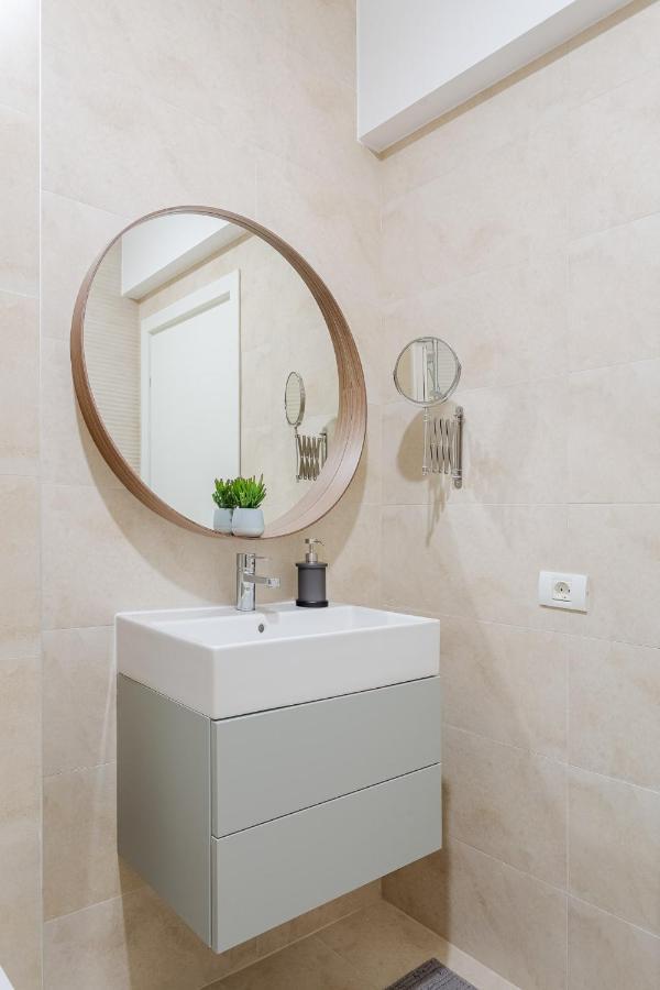 Il Lago - Azur - Cozy Luxurious Smart Home By The Lake Voluntari 外观 照片