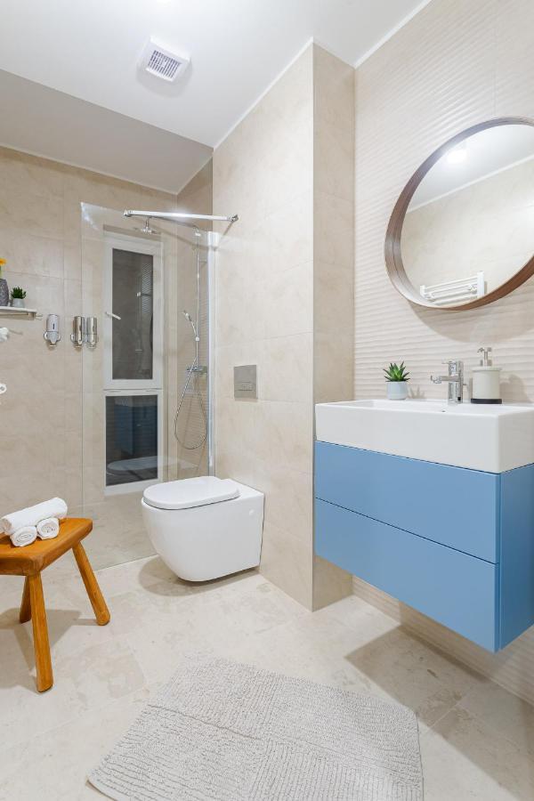 Il Lago - Azur - Cozy Luxurious Smart Home By The Lake Voluntari 外观 照片